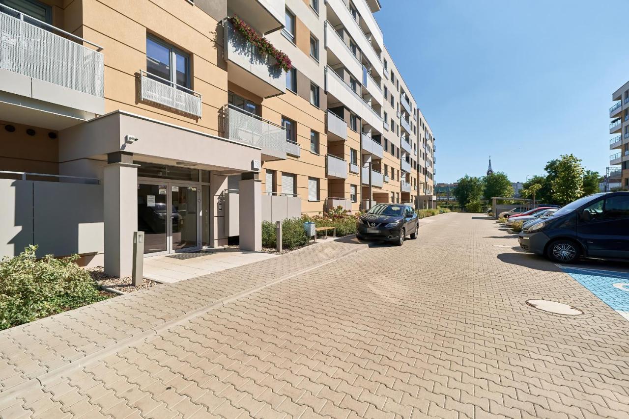 Exclusive Apartments Teczowa With Underground Parking By Noclegi Renters วรอตซวาฟ ภายนอก รูปภาพ