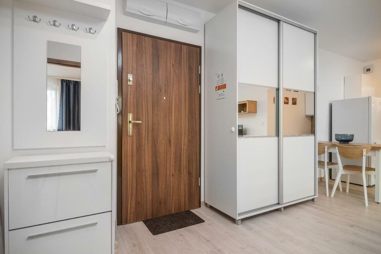 Exclusive Apartments Teczowa With Underground Parking By Noclegi Renters วรอตซวาฟ ภายนอก รูปภาพ